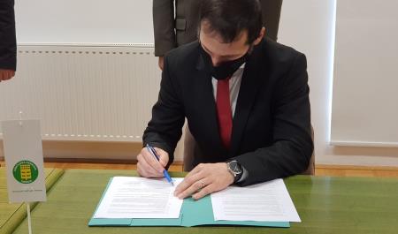 KZ Trebnje - podpis pripojitvene pogodbe, Stanko Tomsic, foto Lapego (2)